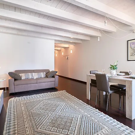 Alexander House - Unbeatable Price! Appartement *